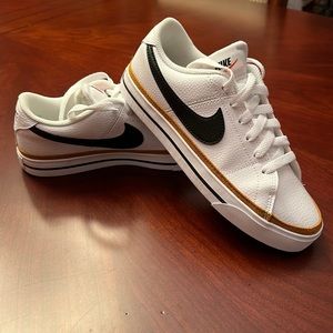 Women’s Nike court sneaker